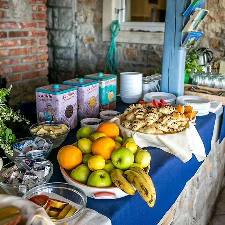 Guest house Pansion Tramontana 3*