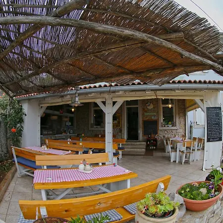 Pansion Tramontana Eco & Sea View In Beli, Cres Bed & Breakfast 3*